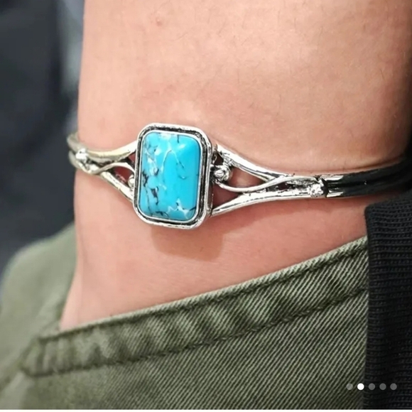 New Boho Chic Turquoise inlay silvery bangle bracelet - Picture 8 of 8